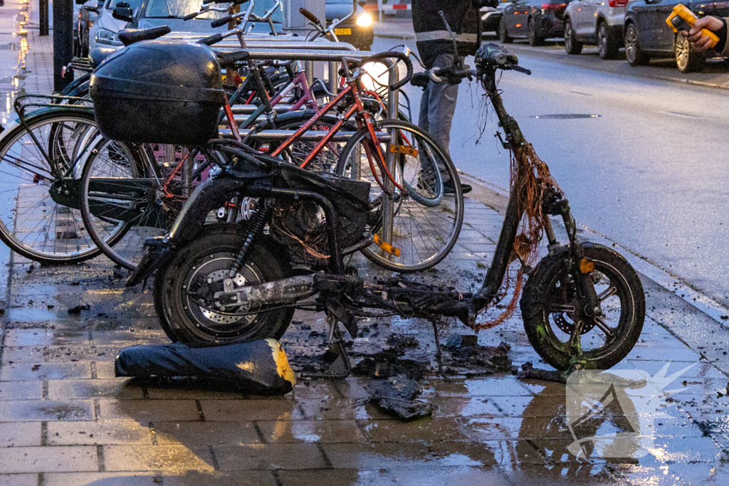 Brommer gaat in vlammen op