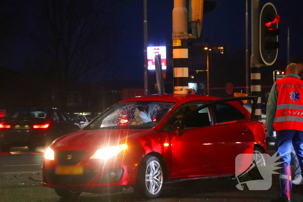 Schade na aanrijding op kruising