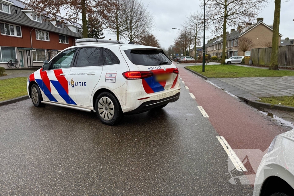 Twee voertuigen botsen op elkaar