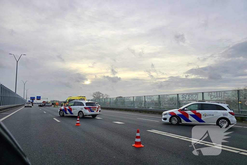 Snelweg afgesloten na ongeval
