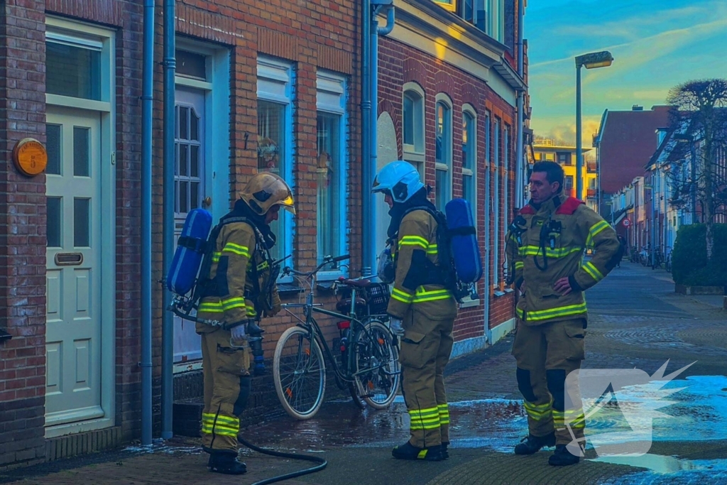 Deur van woning besmeurd met afbijtmiddel