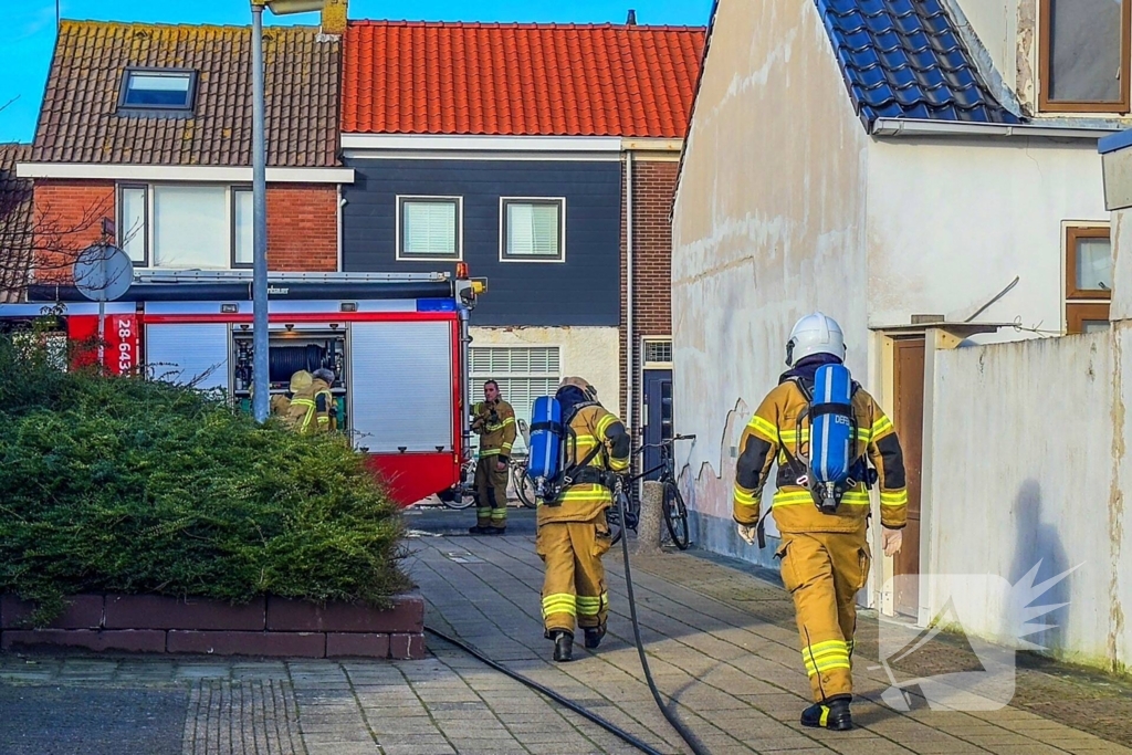 Deur van woning besmeurd met afbijtmiddel