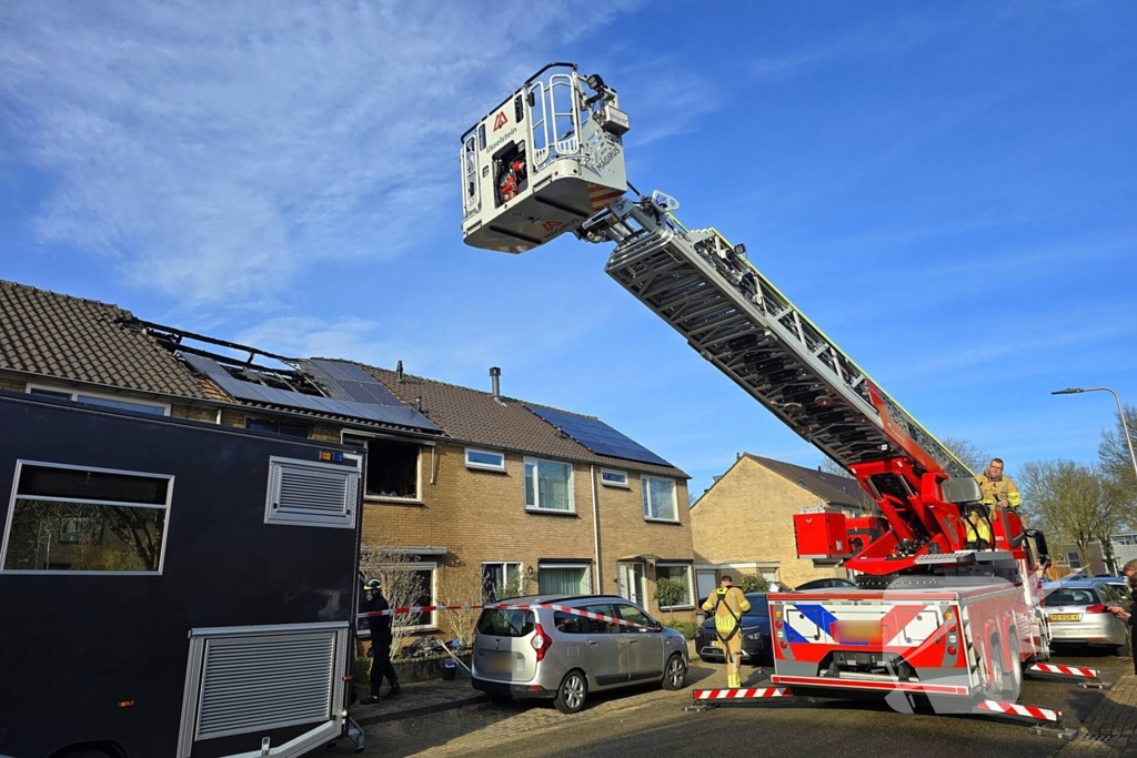 Brandweer assisteert bij forensisch onderzoek naar grote brand