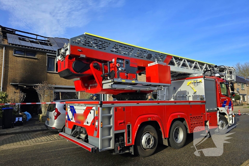 Brandweer assisteert bij forensisch onderzoek naar grote brand