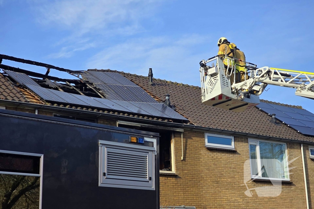 Brandweer assisteert bij forensisch onderzoek naar grote brand