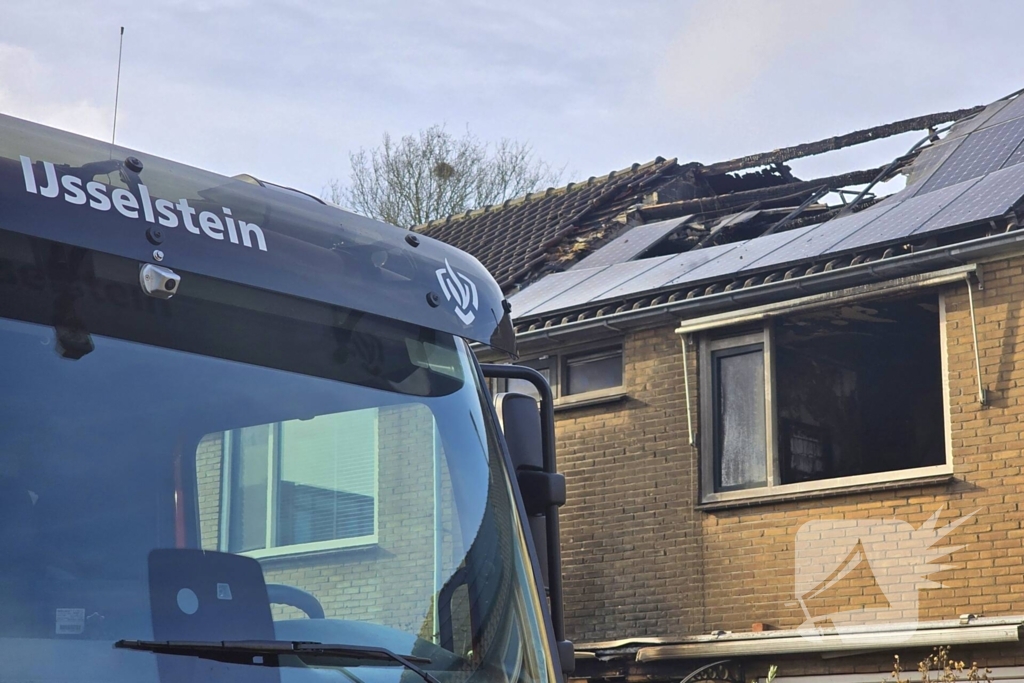 Brandweer assisteert bij forensisch onderzoek naar grote brand