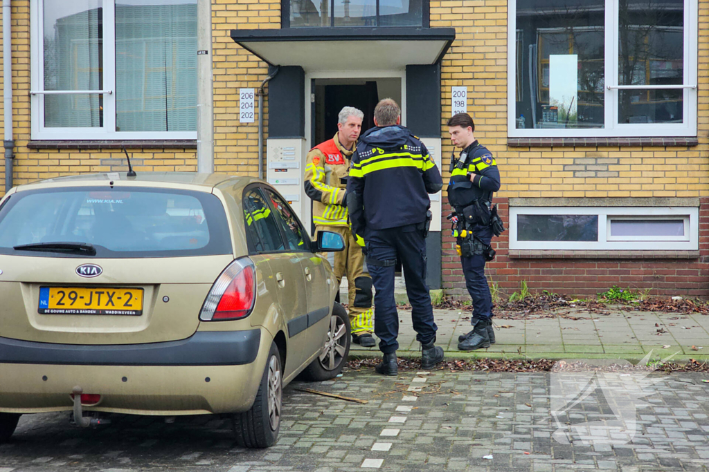 Vlooienbom verbrand in portiekwoning