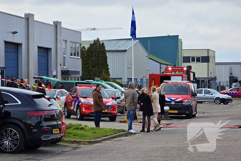 Enorme rookwolken bij grote industriebrand