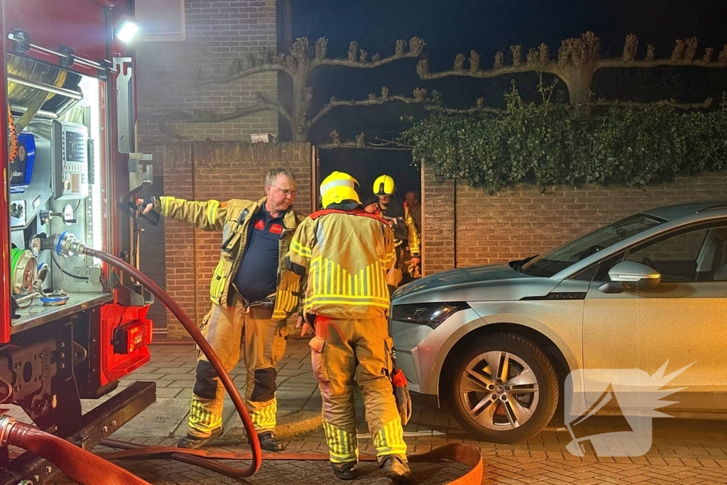 Brand in garage van woning