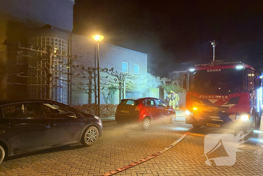 Brand in garage van woning
