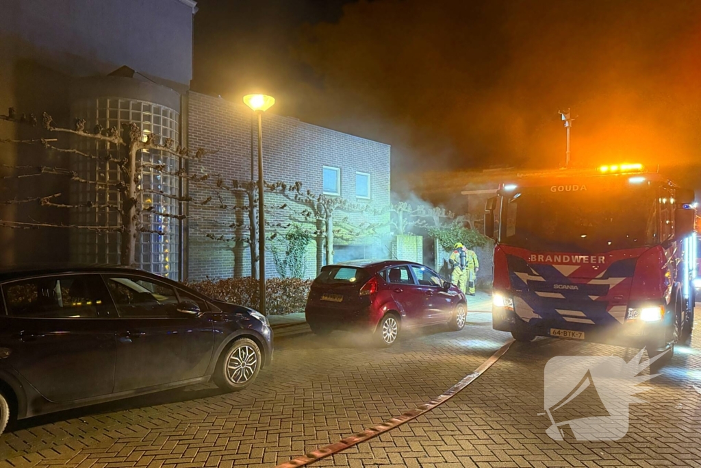 Brand in garage van woning