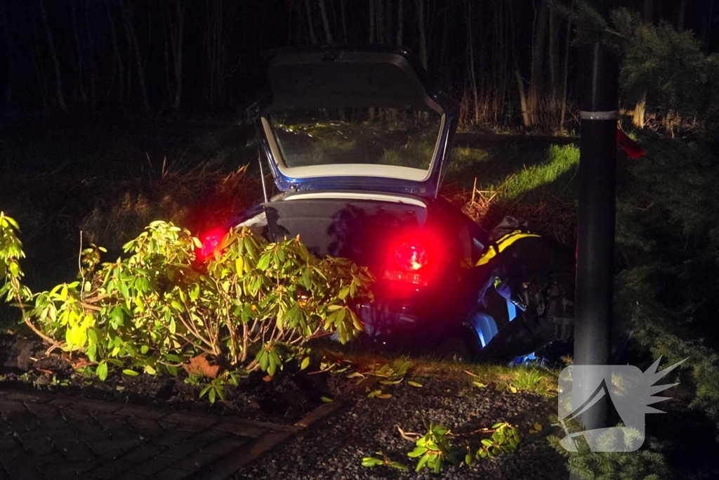 Achtervolging eindigt in sloot