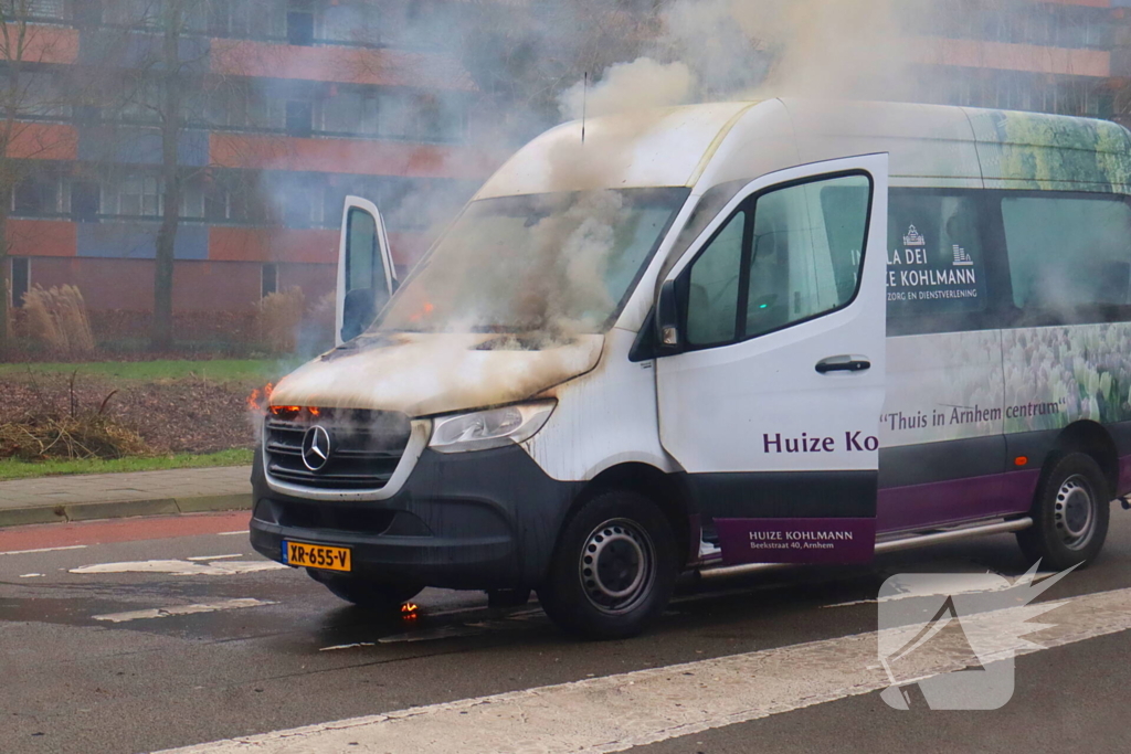 Personenbus volledig in brand