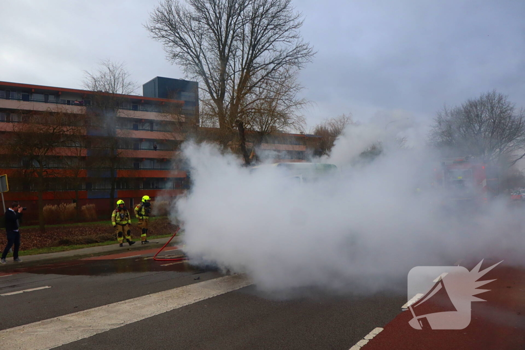 Personenbus volledig in brand
