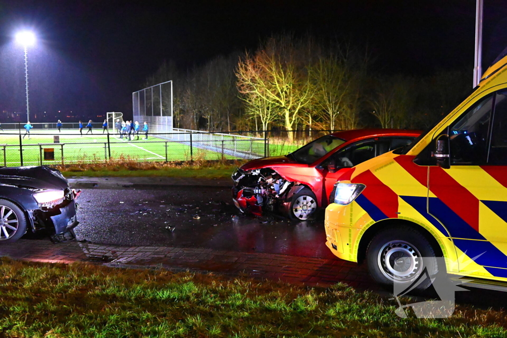 Gewonde bij frontale aanrijding