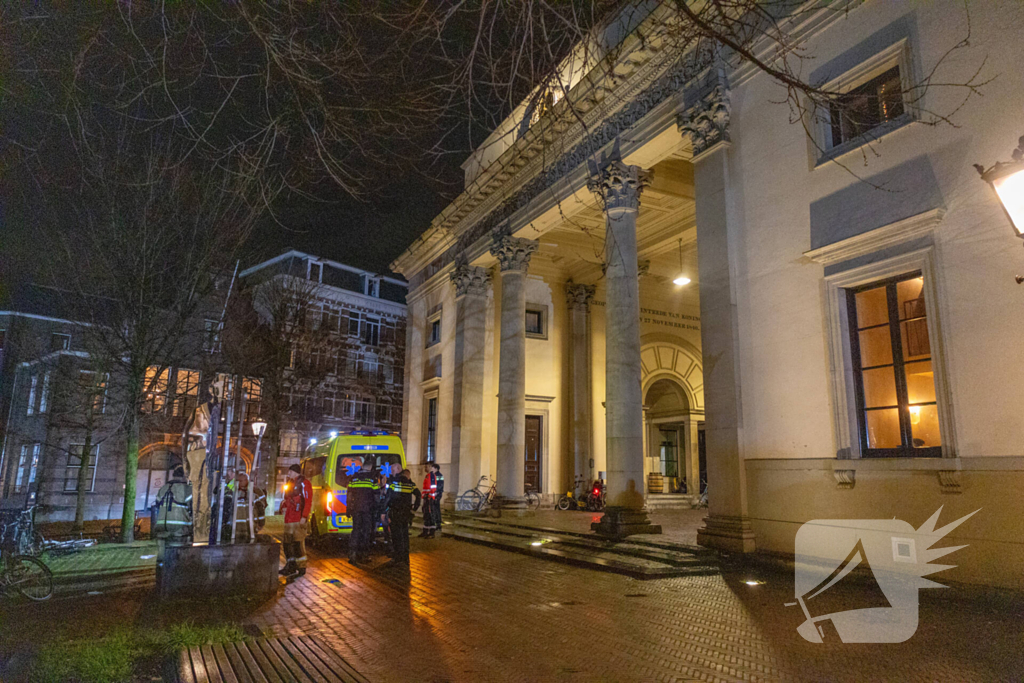 Hulpdiensten ingezet voor persoon te water
