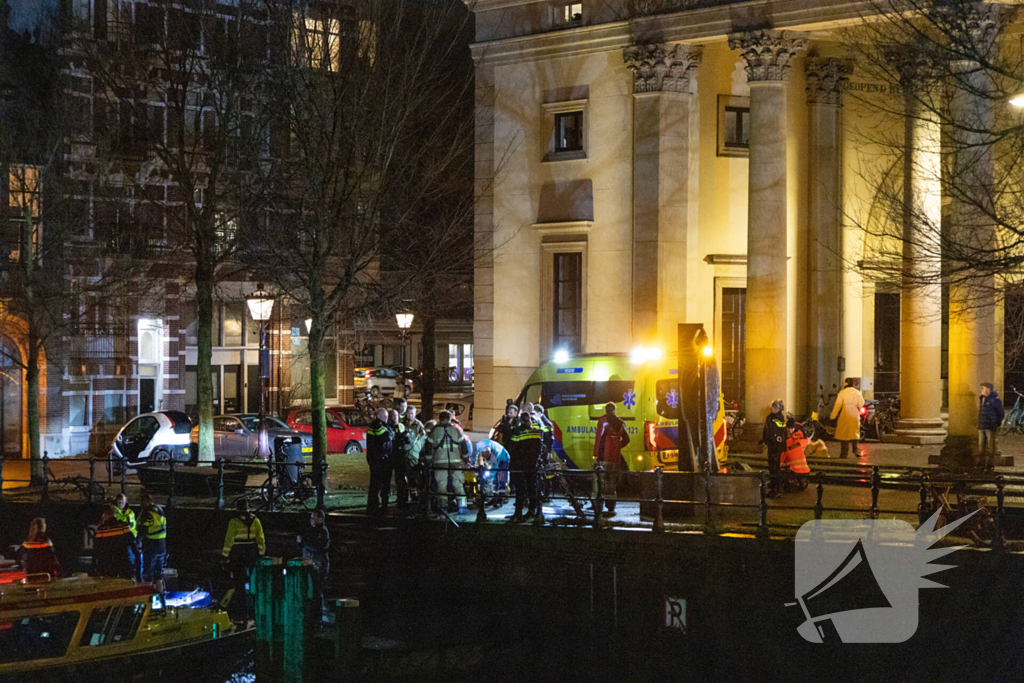 Hulpdiensten ingezet voor persoon te water