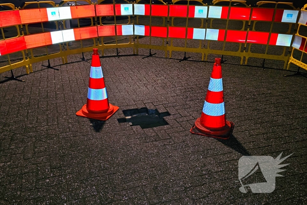 Straat afgesloten vanwege sinkhole