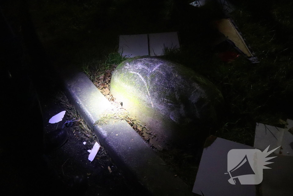 Bestuurder bevrijdt door brandweer bij fikse aanrijding