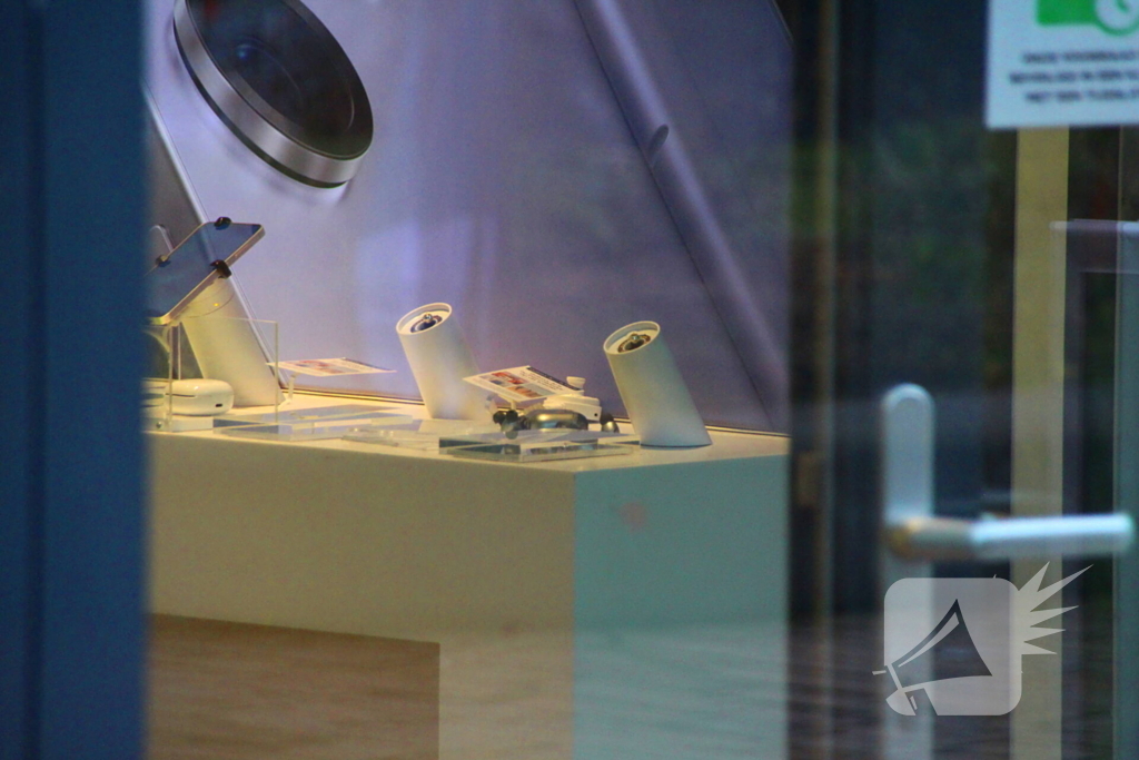 Politie houdt verdachte aan voor poging overval op telefoonwinkel