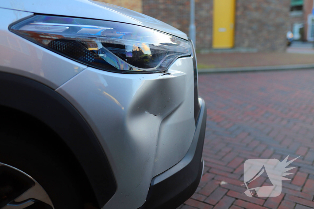 Fietser onderuit na aanrijding
