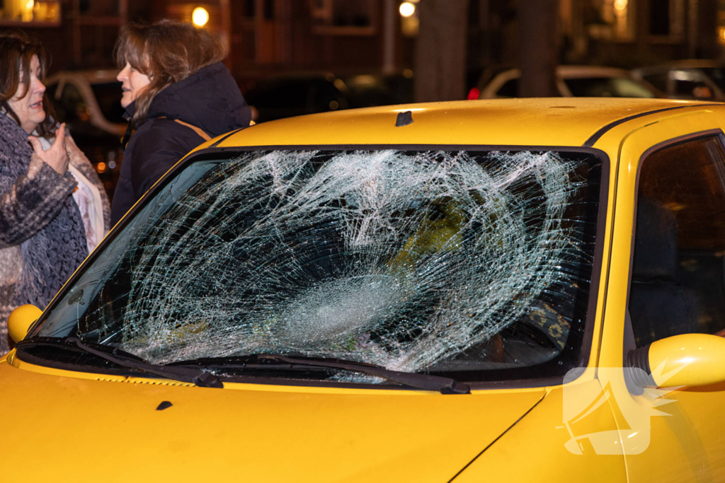 Fietser ernstig gewond bij botsing met auto