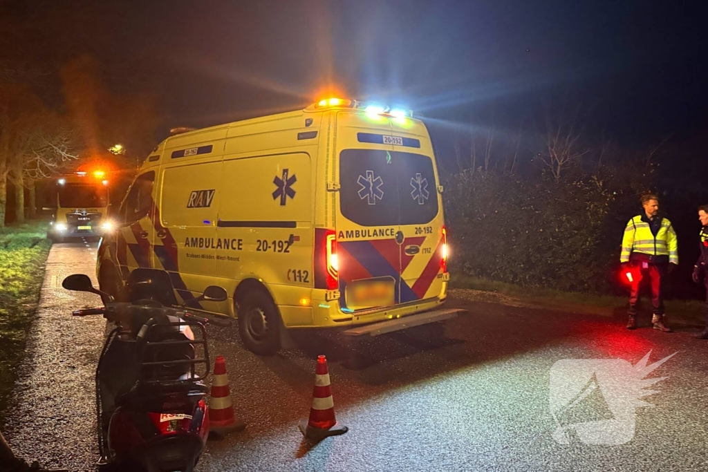 Auto raakt te water na ongeval bij kruising