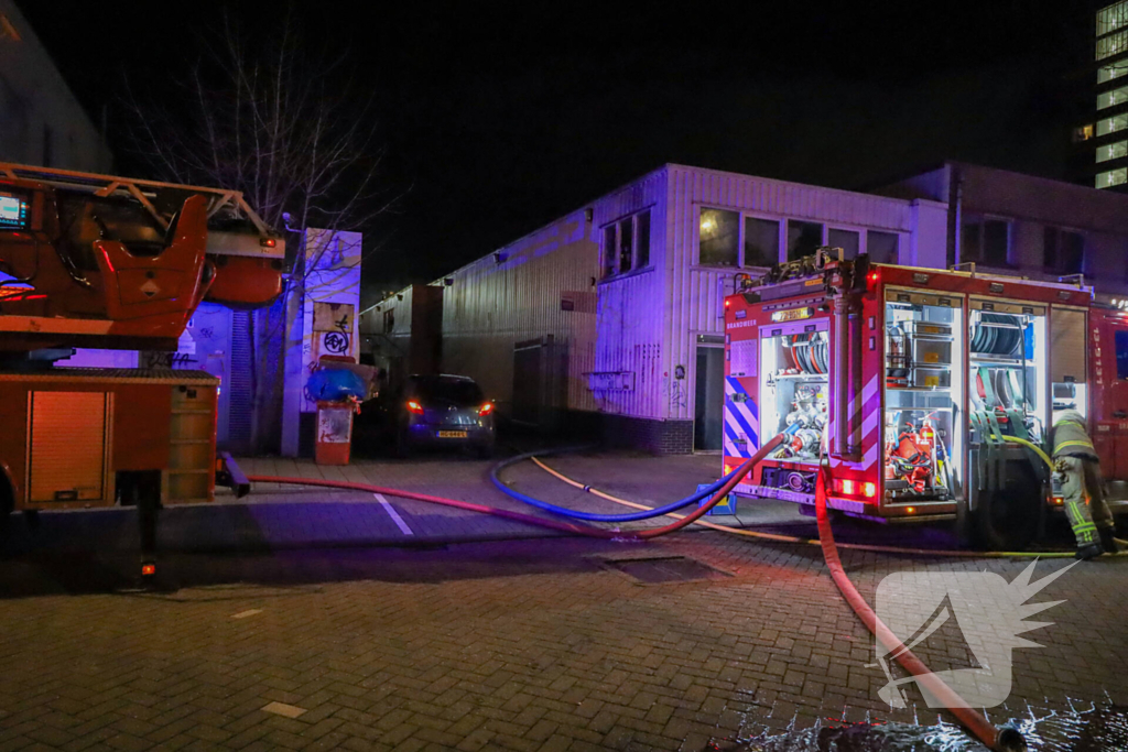 Grote brand bij verzamelgebouw voor bedrijven