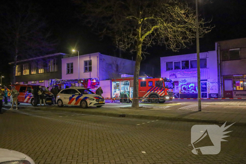 Grote brand bij verzamelgebouw voor bedrijven