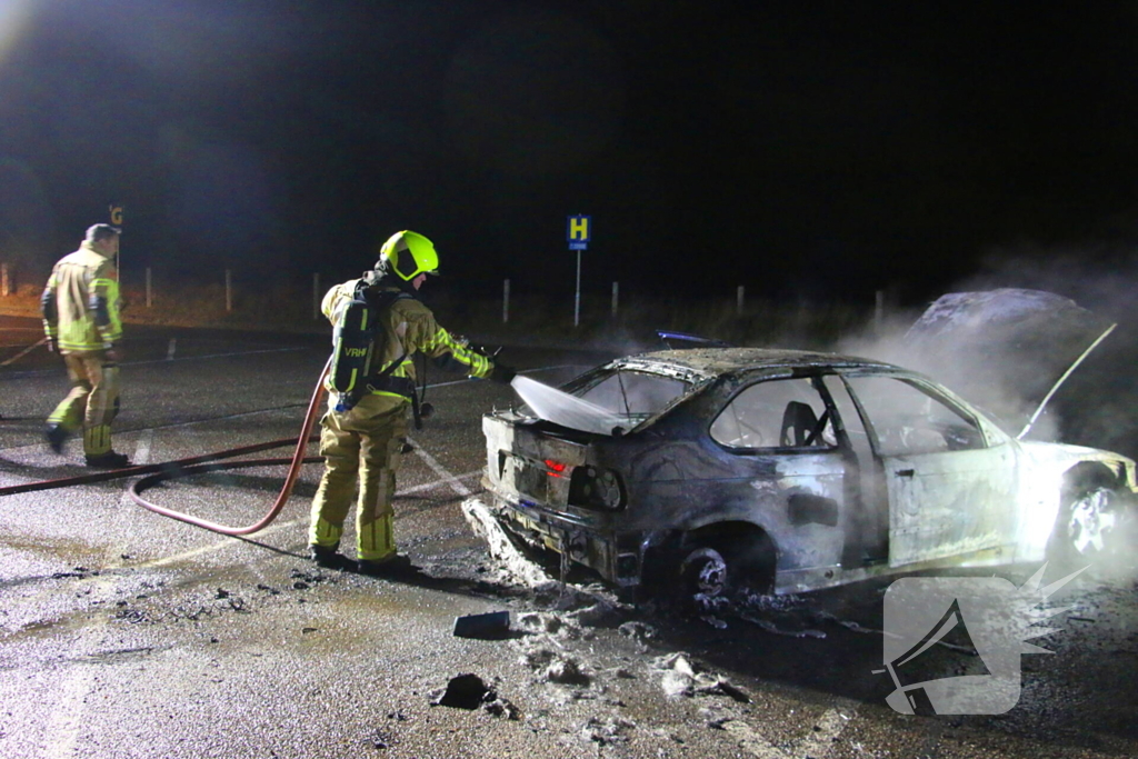 Personenauto verwoest door brand