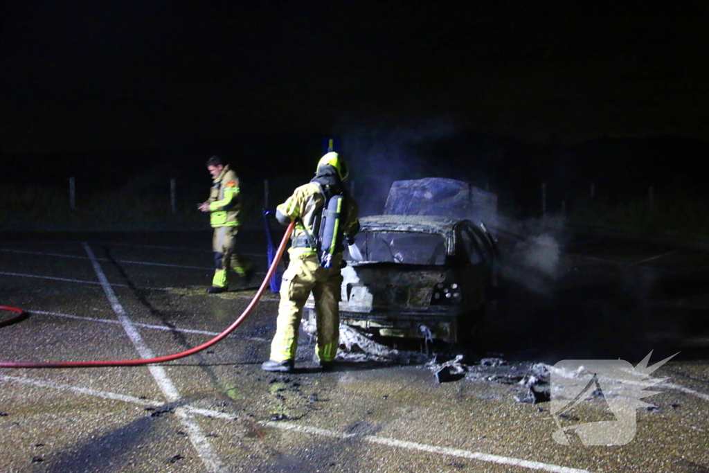 Personenauto verwoest door brand