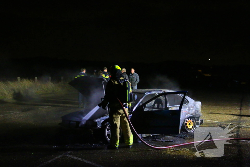 Personenauto verwoest door brand