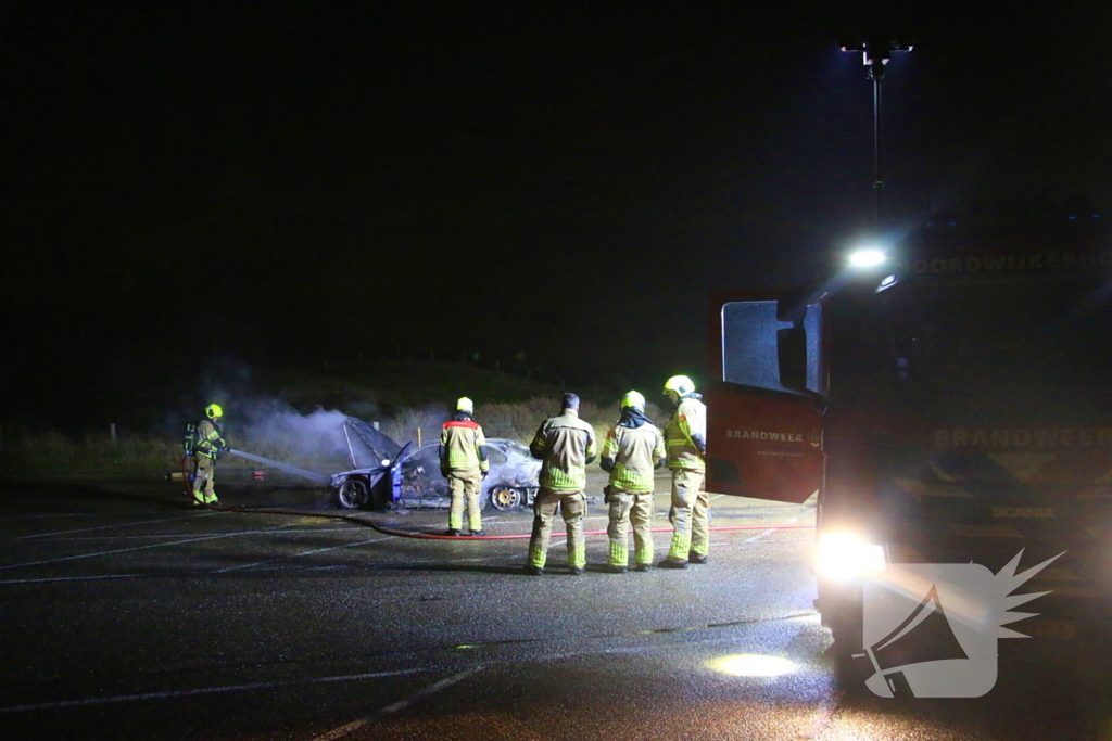 Personenauto verwoest door brand