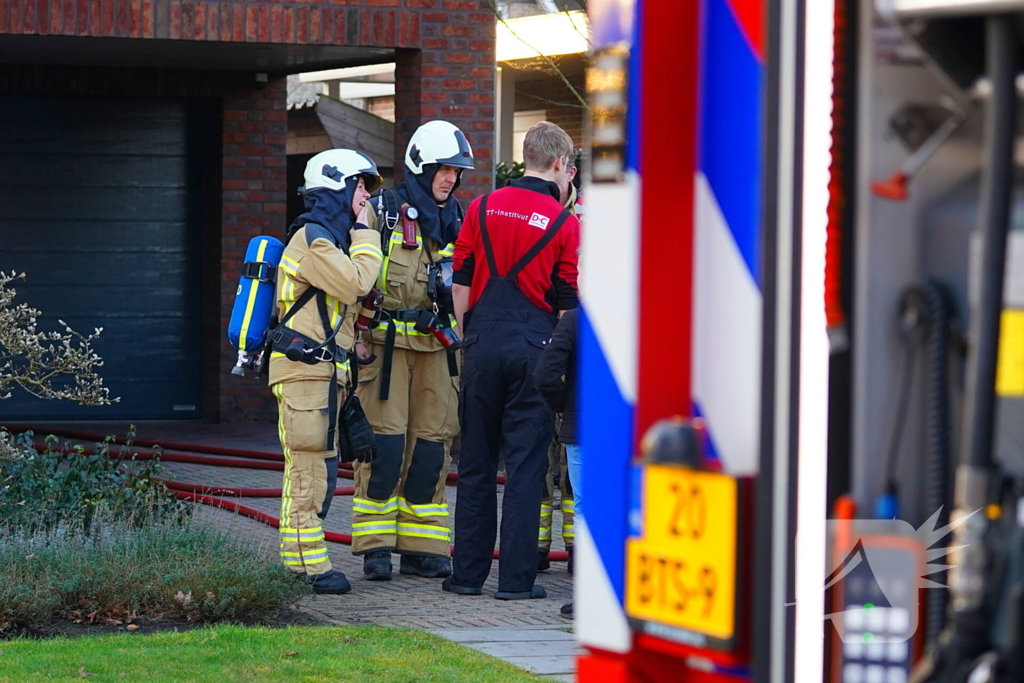 Brand in garage van woning door kluswerkzaamheden