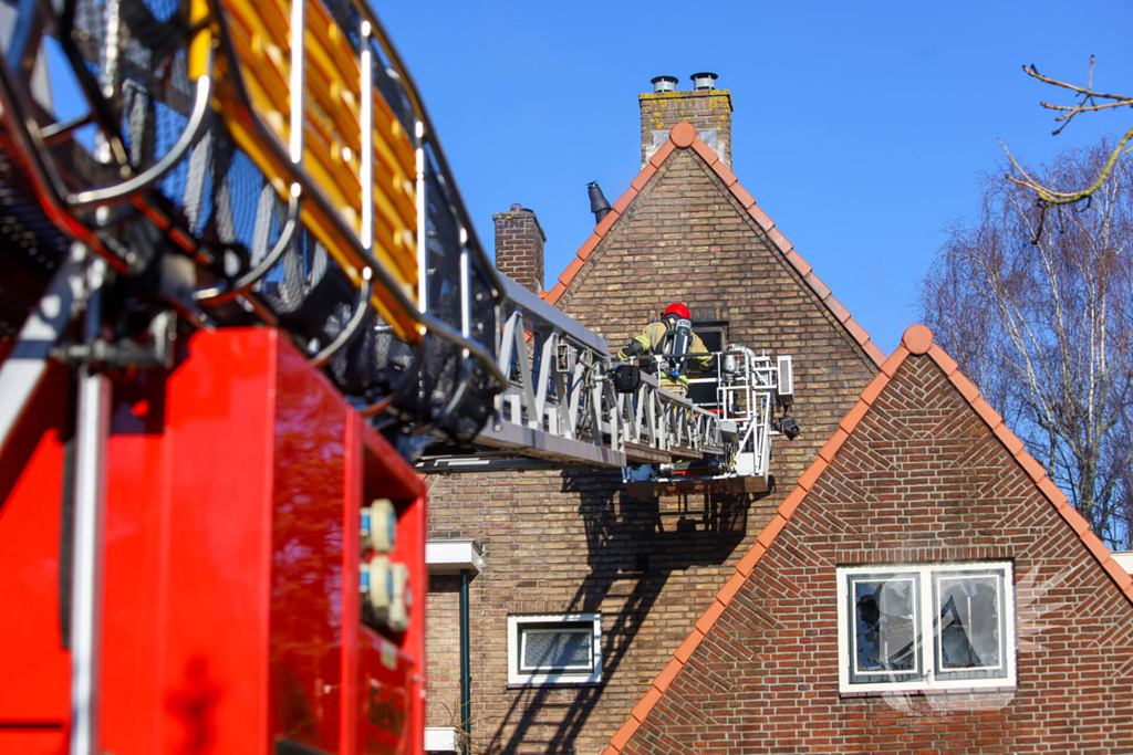 Flinke rookontwikkeling bij brand in hoekwoning