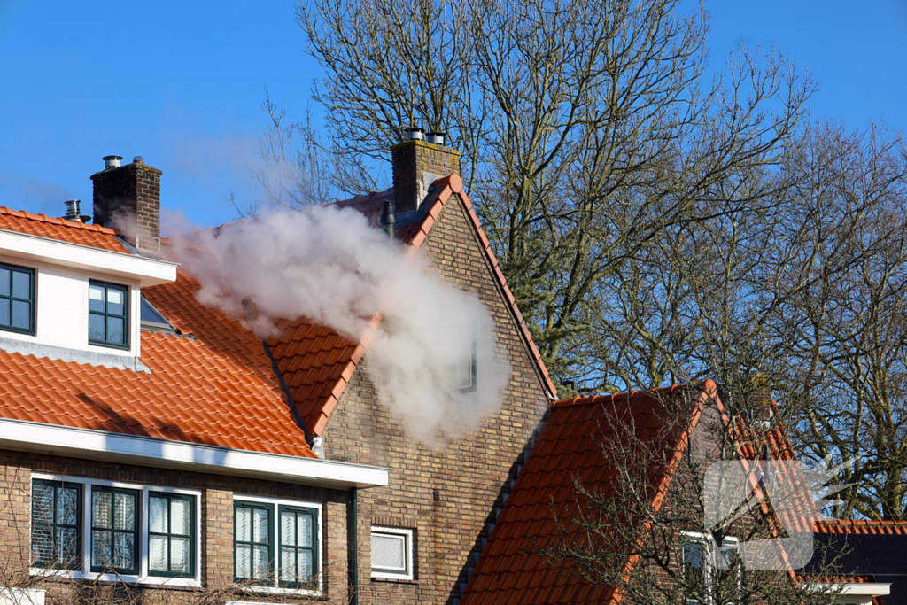 Flinke rookontwikkeling bij brand in hoekwoning