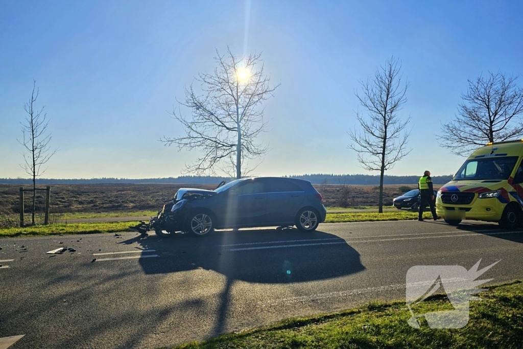 Meerdere gewonden bij kettingbotsing provinciale weg