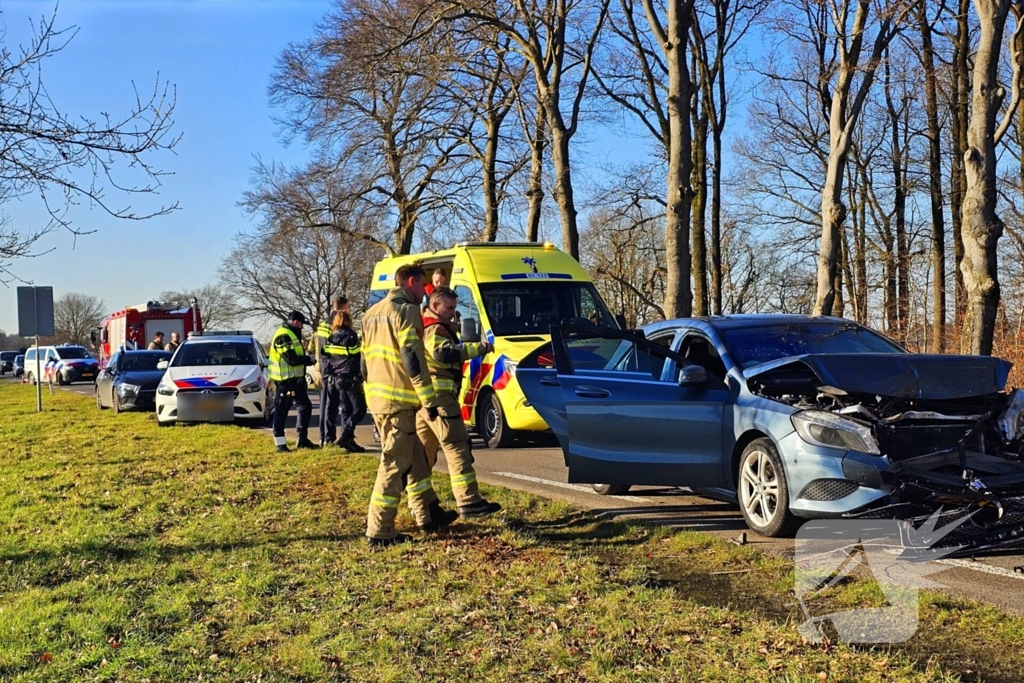 Meerdere gewonden bij kettingbotsing provinciale weg