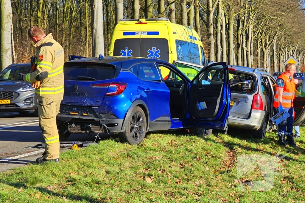 Meerdere gewonden bij kettingbotsing provinciale weg