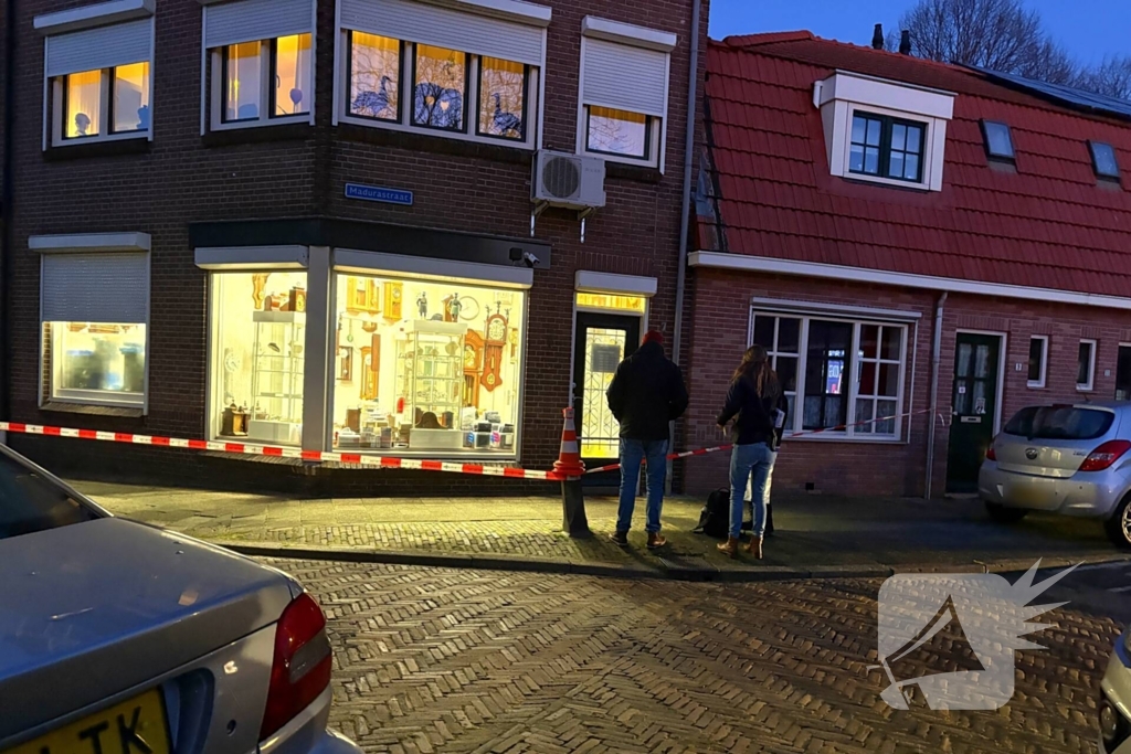 Onderzoek naar gewapende overval op klokkenwinkel