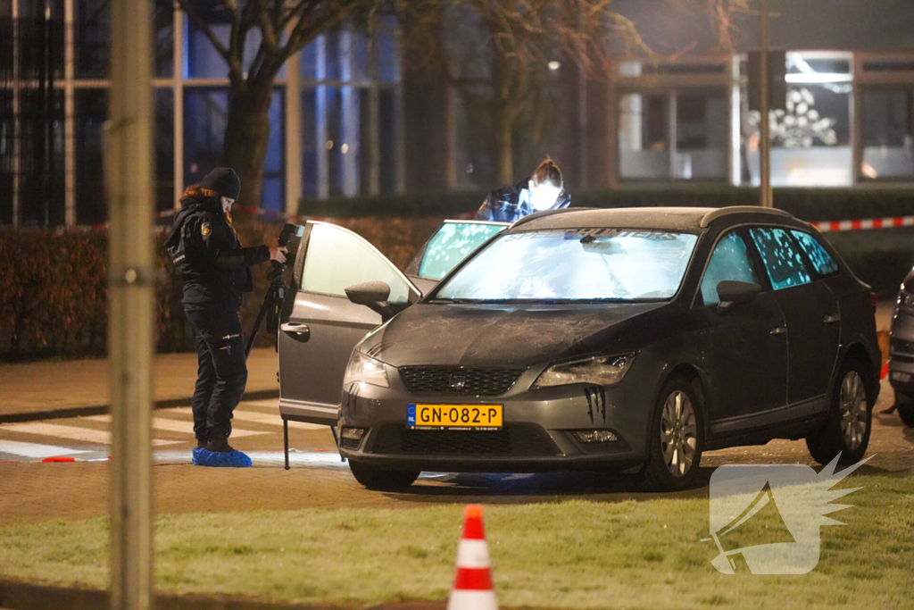 Steekincident op straat, meerdere personen meegenomen naar politiebureau