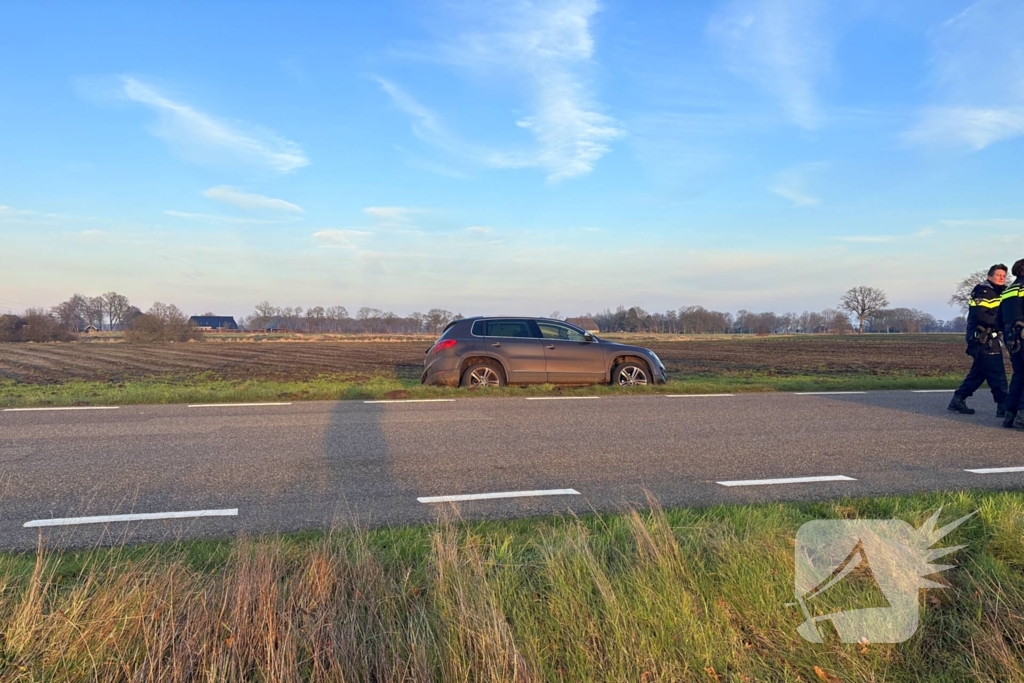 Automobilist verliest macht over het stuur en belandt in greppel
