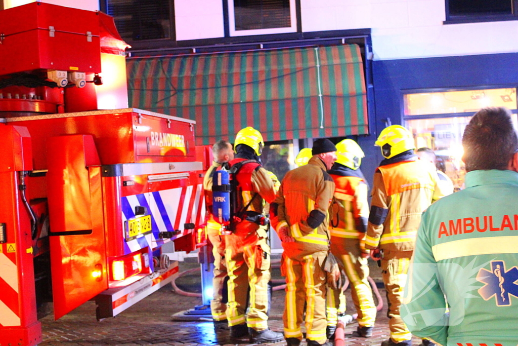 Veel rook bij brand in woning