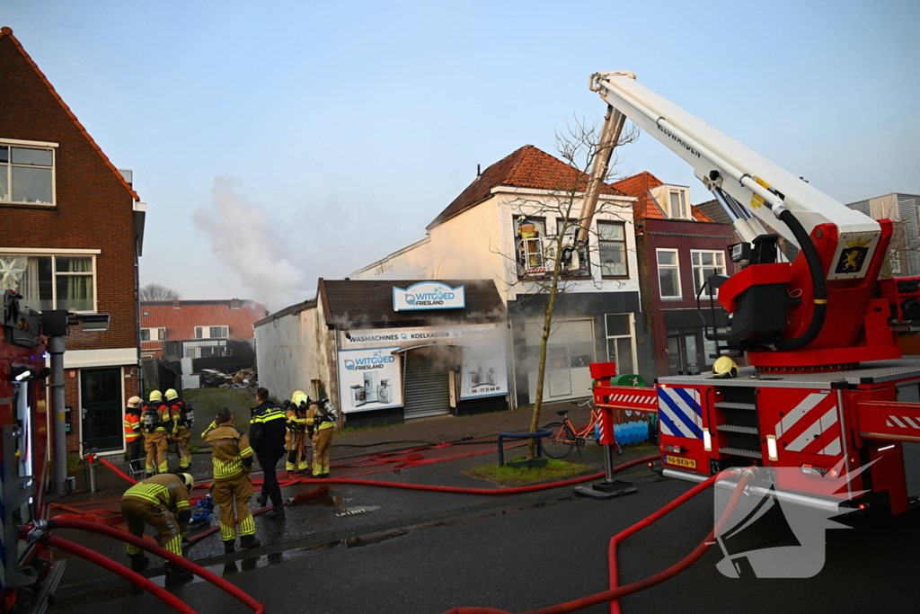 Flinke rookontwikkeling bij brand in winkel