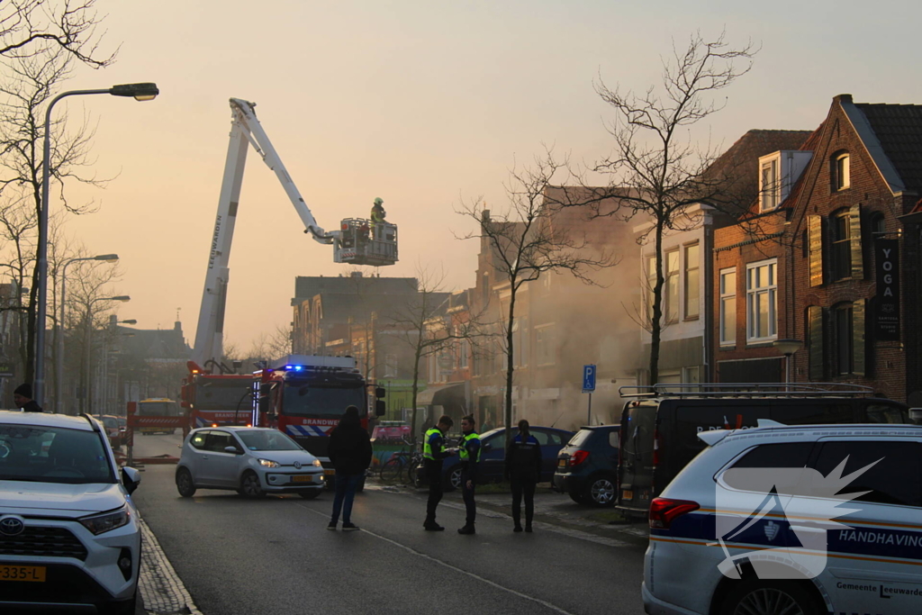 Flinke rookontwikkeling bij brand in winkel