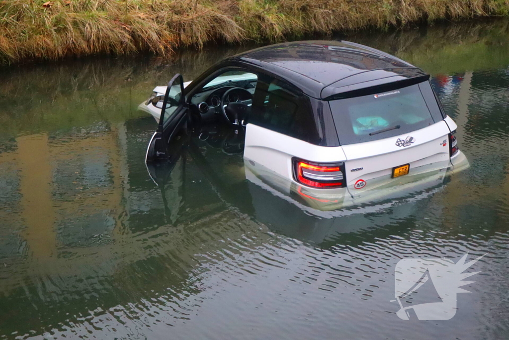 Hulpdiensten groots ingezet voor een brommobiel te water
