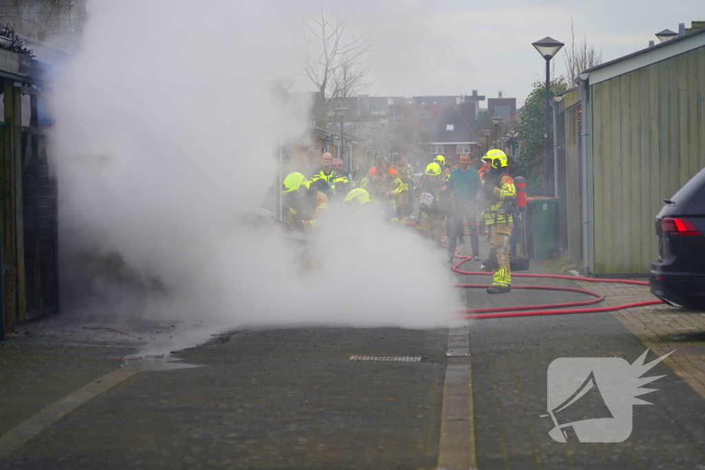 Veel schade door brand in bestelbus