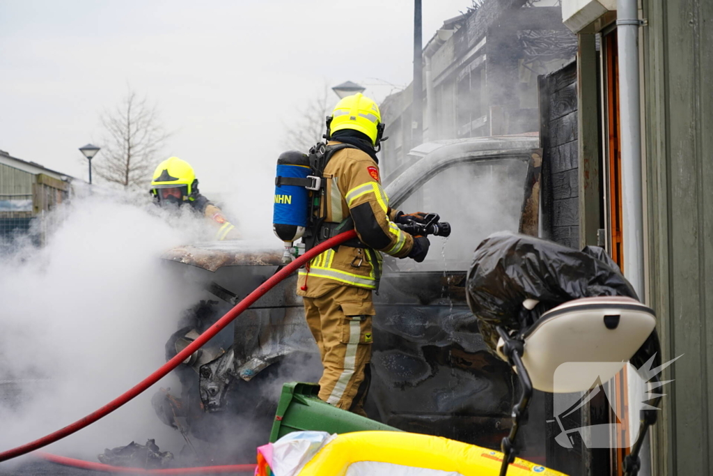 Veel schade door brand in bestelbus