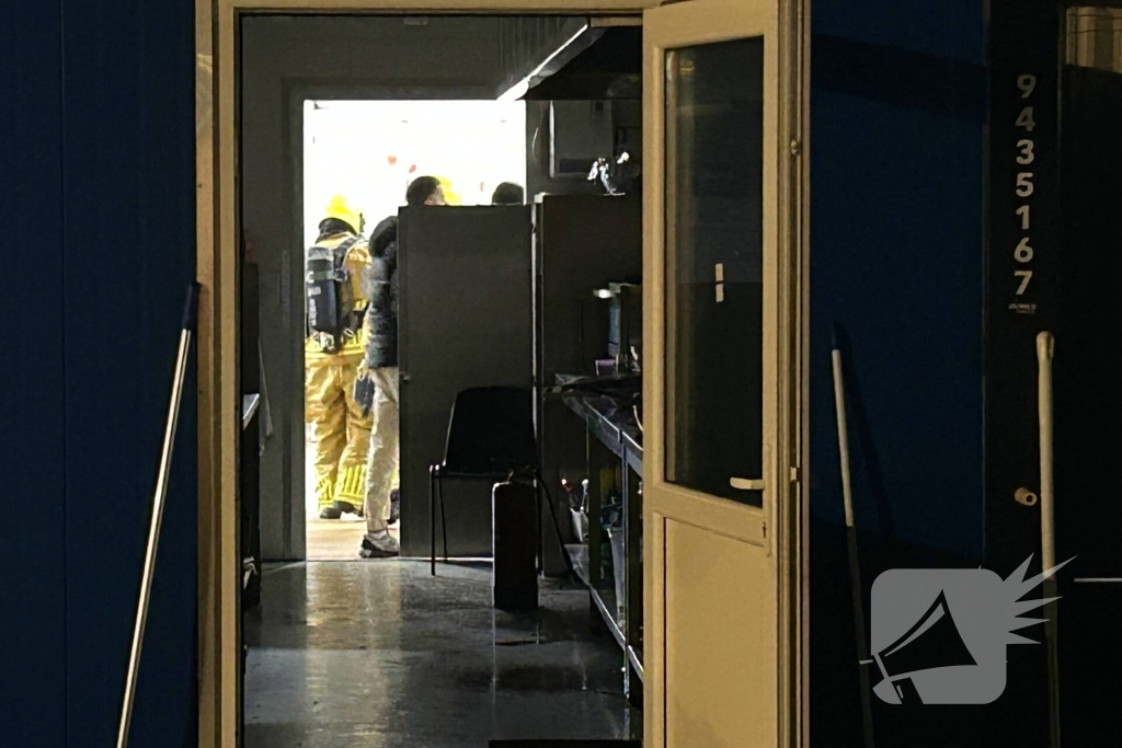 Brandweer blust keukenbrand in AZC