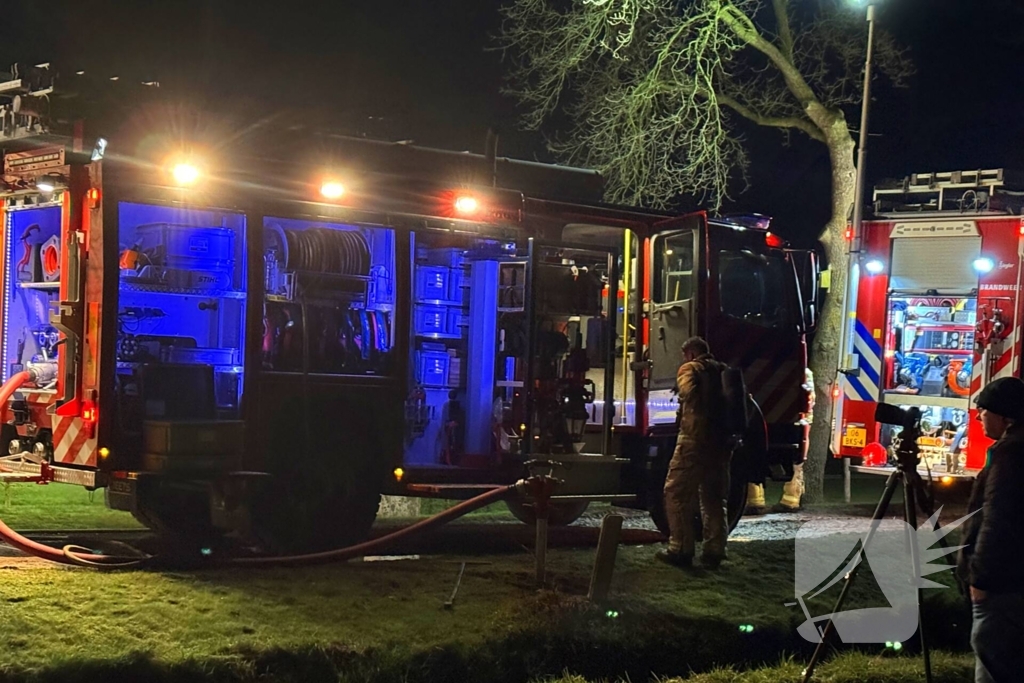 Brandweer schaalt op bij schoorsteenbrand